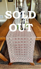 SMITHFIELD RED/GREEN/LINEN SHORT RUNNER **SOLD OUT** AVAIL JULY 2026